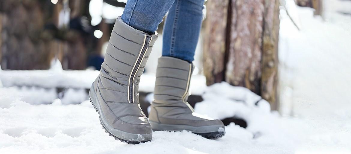 Come indossare le scarpe da neve per apparire femminile? Ispirati alle  fashion influencer