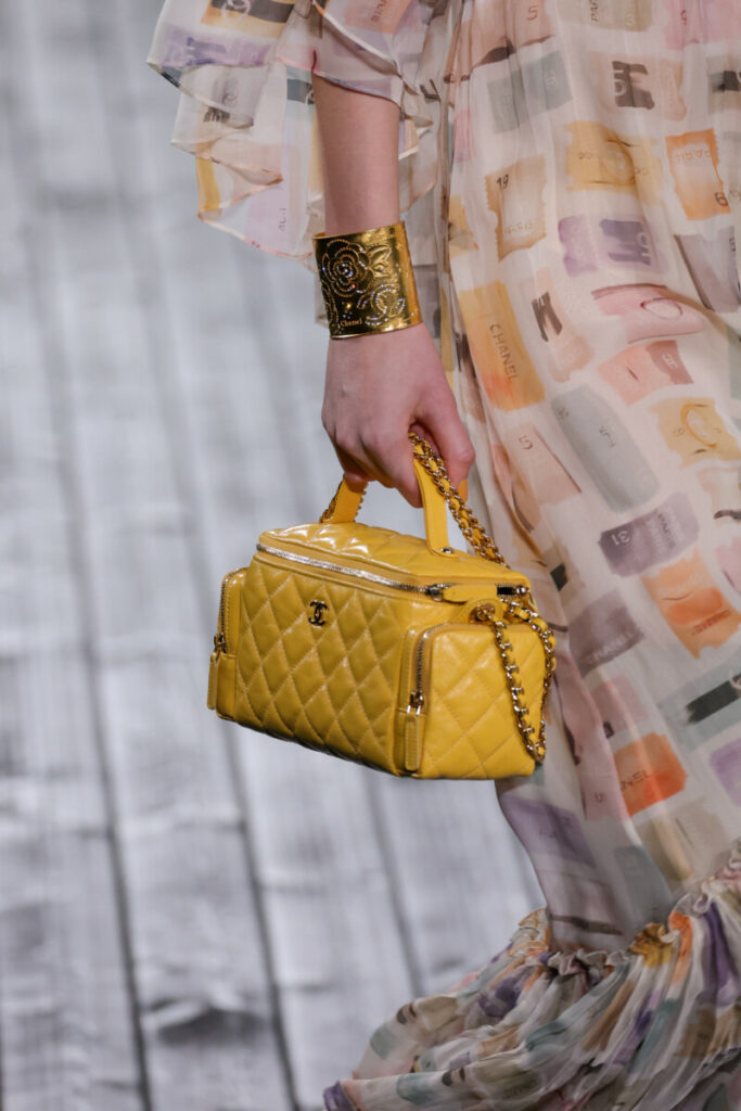 borsa Chanel in passerella con le tendenze dell'autunno-inverno 2024/2025